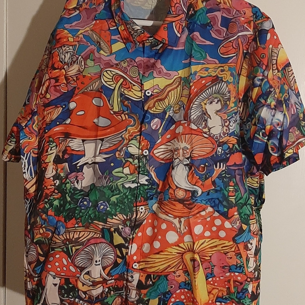 MUSHROOM TSHIRT 🍄
